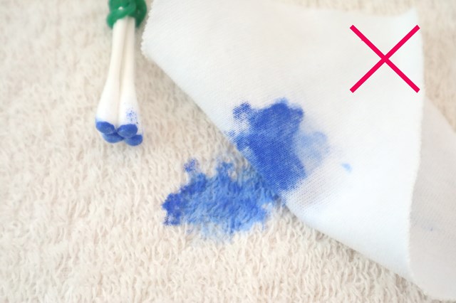 汚れていない服の裏側まで顔料が浸透する