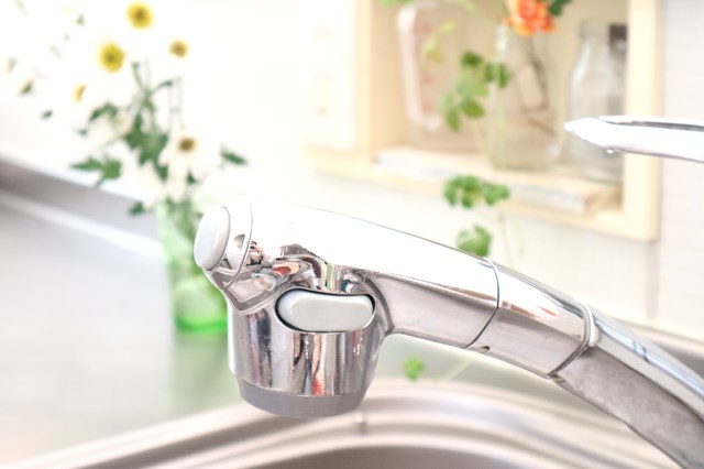 みかんの皮でカランが綺麗に