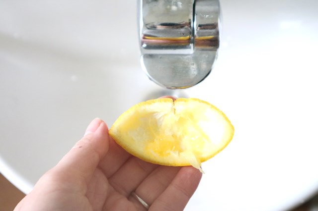 ゆずの皮で洗面台のボウル磨き
