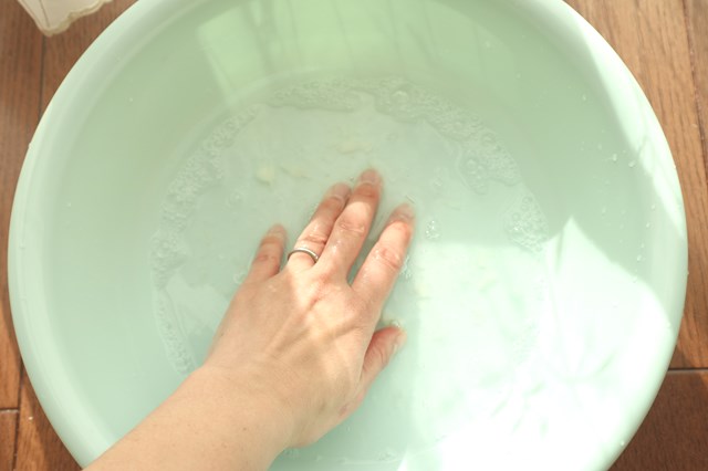 セーターの縮みを直しトリートメント溶かし方