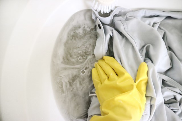 作業服を漬けおき30分後の様子