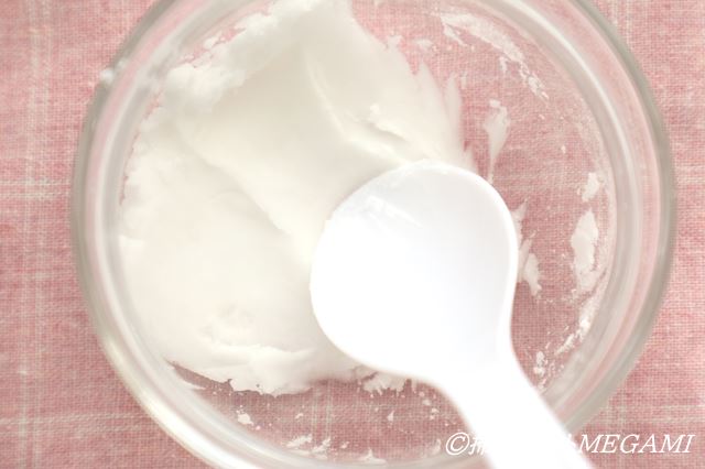 片栗粉と漂白剤(ハイター)で黒カビを落とす